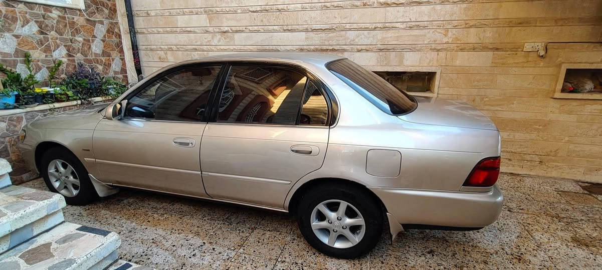 السلام عليكم تيوتا كورلا 1994 فول لمتد  تبريد شغال كير مكينه بدايه تبخير طخم امامي خلفي كلو مع دبلات طخم جديد  تايرات نظيف   بدون صبغ نهائي بدون ضرر بدون خياس سيارة وضع شركه قفل مركزي اربع جامات كهرب غرفه جديدة سنويه 2028 اني شرعيها منظومه لايت زينون كهربائيات كلها شغاله السيارة حيل مرتبة السعر 65  وبيها مجال قليل  

***********  (غير متواجد عالفيس )
