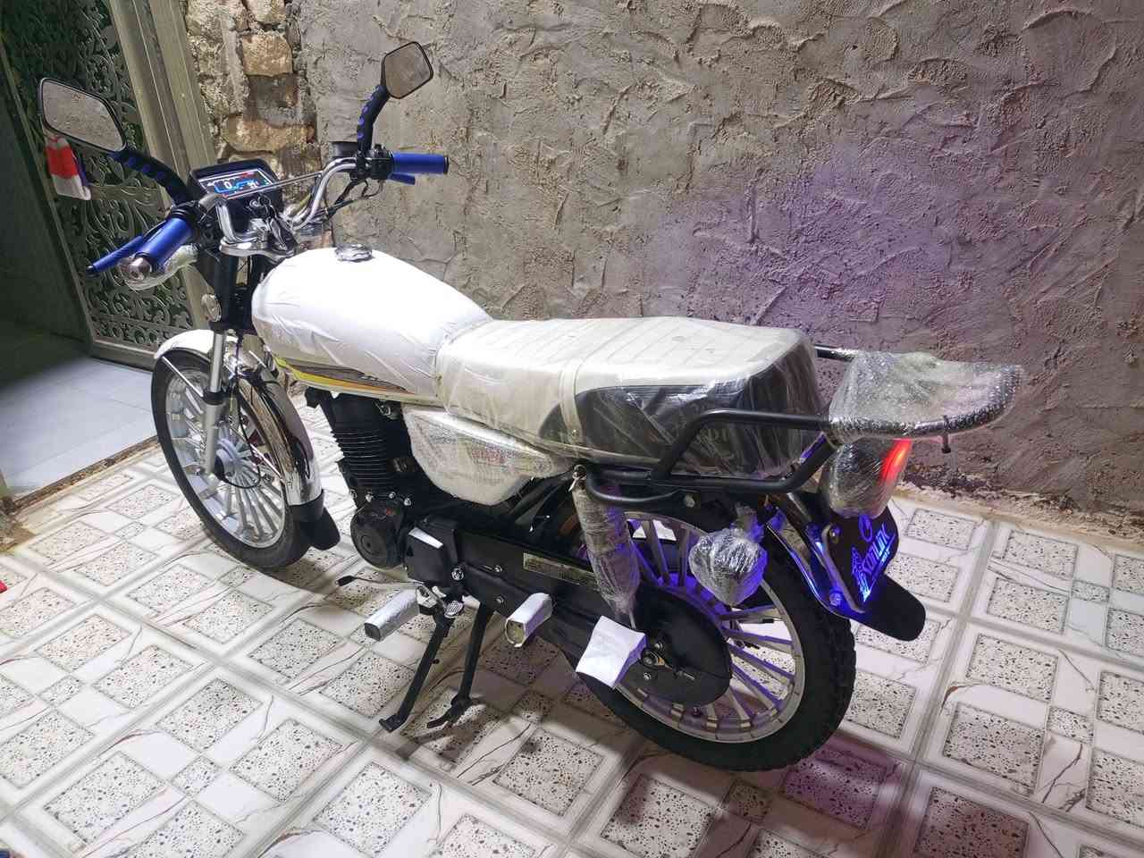 سونك 2025
محرك ضاغطه و زنجيل 200 

كهربئيات وشاير كله شغاله✅

وياله موس دبلات كله شغال ✅

محرك شرط ما محطوط عليه صبانه ✅

صالنصه بلاديه ✅

دراجه مامتعوبه خلاص شرط الشلعه ومعدل 

دراجه مال جناي تاخذه ربع ماتصرف عليه تضل عمر وياك 

 اسويلك مكاتبه اكفلك سرقه وكلشي

شرط جيب الف مصلح تفحص 

سعر 950وبيه مجال للشراي 

مكاني الرمادي التأميم

اتصال او واتساب ***********
