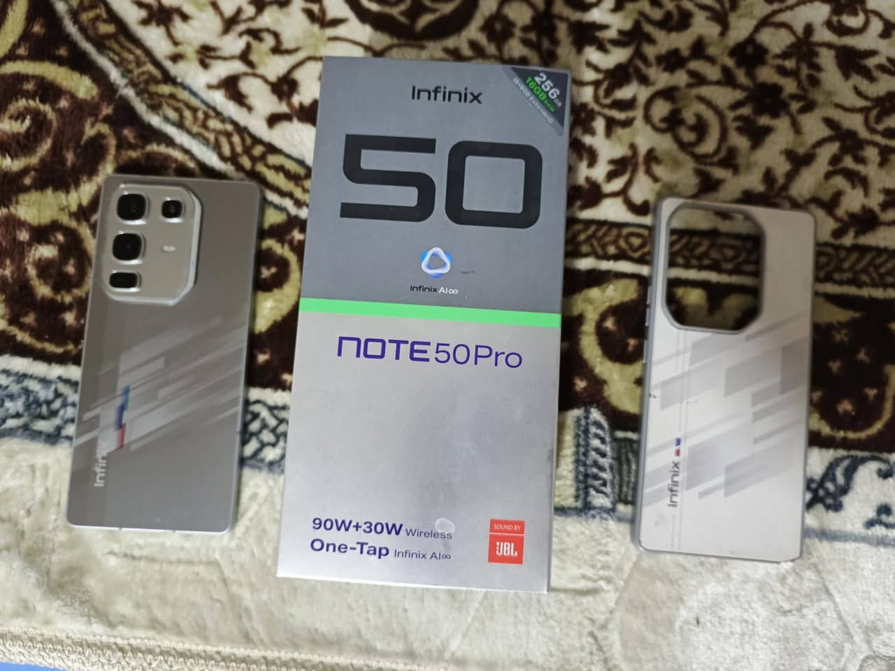 السلام عليكم موبايل انفنكس نوت 50 برو نسخة BMW الذاكرة 256 الجهاز نظيف وكامل الملحقات مثل ما بل صور فقط فطور بشاشة بل اطراف وما مأثر عل لمس السعر 215 وبيه مجال العنوان النجف الاشرف الرقم ***********
