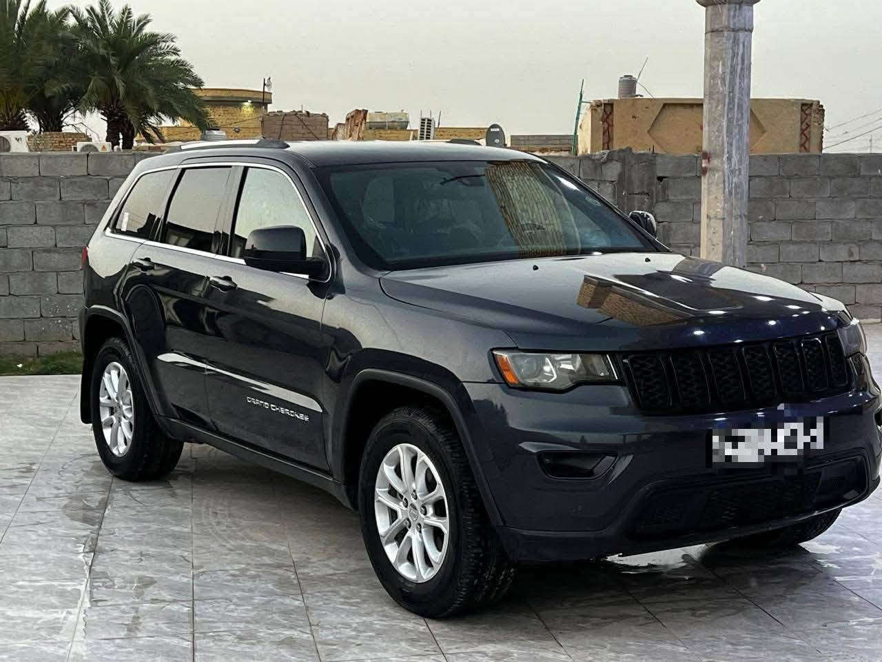 جيب كراند شيروكي (ادوات)
موديل 2015 فول ما عدى الفتحة
دخول جديد كصة جنطة وشغلها باجات
السيارة داخلة جديد بعدهي بريحة الشركة 
مكينه كير بالجيس تجي وتشوف بعينك 
تبريد ثلج تخم تاير جديد 
العنوان ناصرية مركز
السعر 78 وبي مجال
***********
