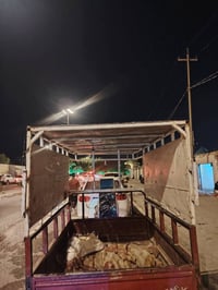 للبيع • شاحنة