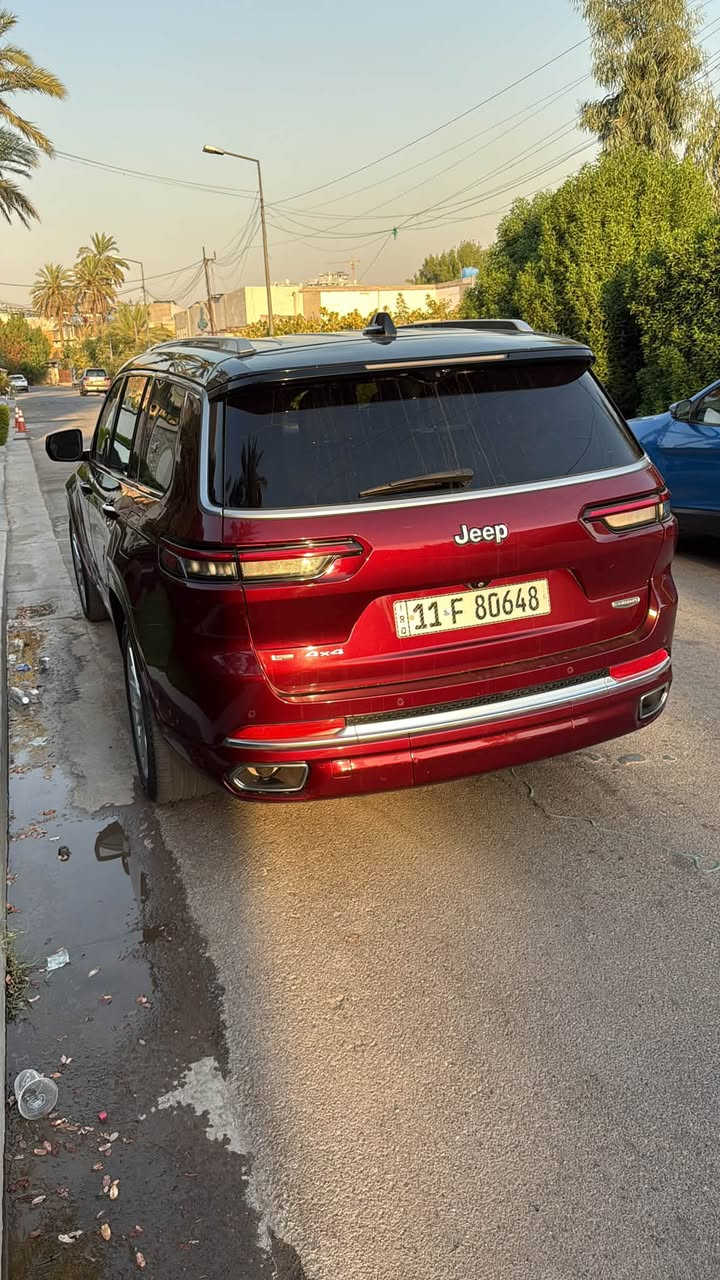 السلام عليكم جيب احمر سومت 2023 ممشى 19 الف فقط 
محرك بنتاستار V6 
بسعة 3.6 لتر 
 8 سرعات
.نظام دفع رباعي دائم (4WD 
. نظام تعليق هوائي ذكي (Quadra-Lift) للتحكم بارتفاع السيارة
.سقف بانوراما واسع
.مقاعد من جلد نابا الفاخر مزودة بخاصية التدفئة والتبريد
.خاصية المساج للمقاعد الأمامية
.شاشة وسطية مقاس 10.1 إنش مع شاشة عدادات رقمية
.نظام صوتي فاخر وإضاءة محيطية متعددة الألوان
.كاميرات رؤية محيطية 360 درجة
.نظام مثبت السرعة الراداري المتكيف
.نظام التحذير من المنطقة العمياء
.مساعد الحفاظ على المسار ونظام الطوارئ الآلي
.نظام الاصطفاف الآلي المساعد.
والكثير من المواصفات الاخرى السياره بدون حادث  الدعاميه الاماميه مصبوغه فقط والباقي مكفول من الصبغ والبارد واي حادث فقط القطع مفتوحه ومشدوده نفسها بالضبط فقط بسعر  37.000 وبيها مجال 
العنوان بغداد المنصور
للاستفسار اكثر اتصل على ***********   او ***********
