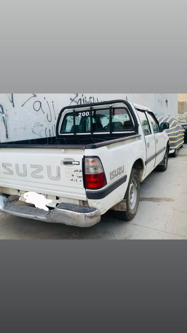 پيكاب ئاسوزي 2001گيرومه كينه به شه رت بي سبوغ باس هه نديك شويني كارته يان تعديلي هه يه ئه ويش زؤربچوكه    ته بريدساردوگه رمي به شه رته پاوره چواري تايه ي تازي  جبلي له بنه نويه سه نه وي نويه تا ٢٠٢٩له هه وليرم  *********** أربيل, العراق
