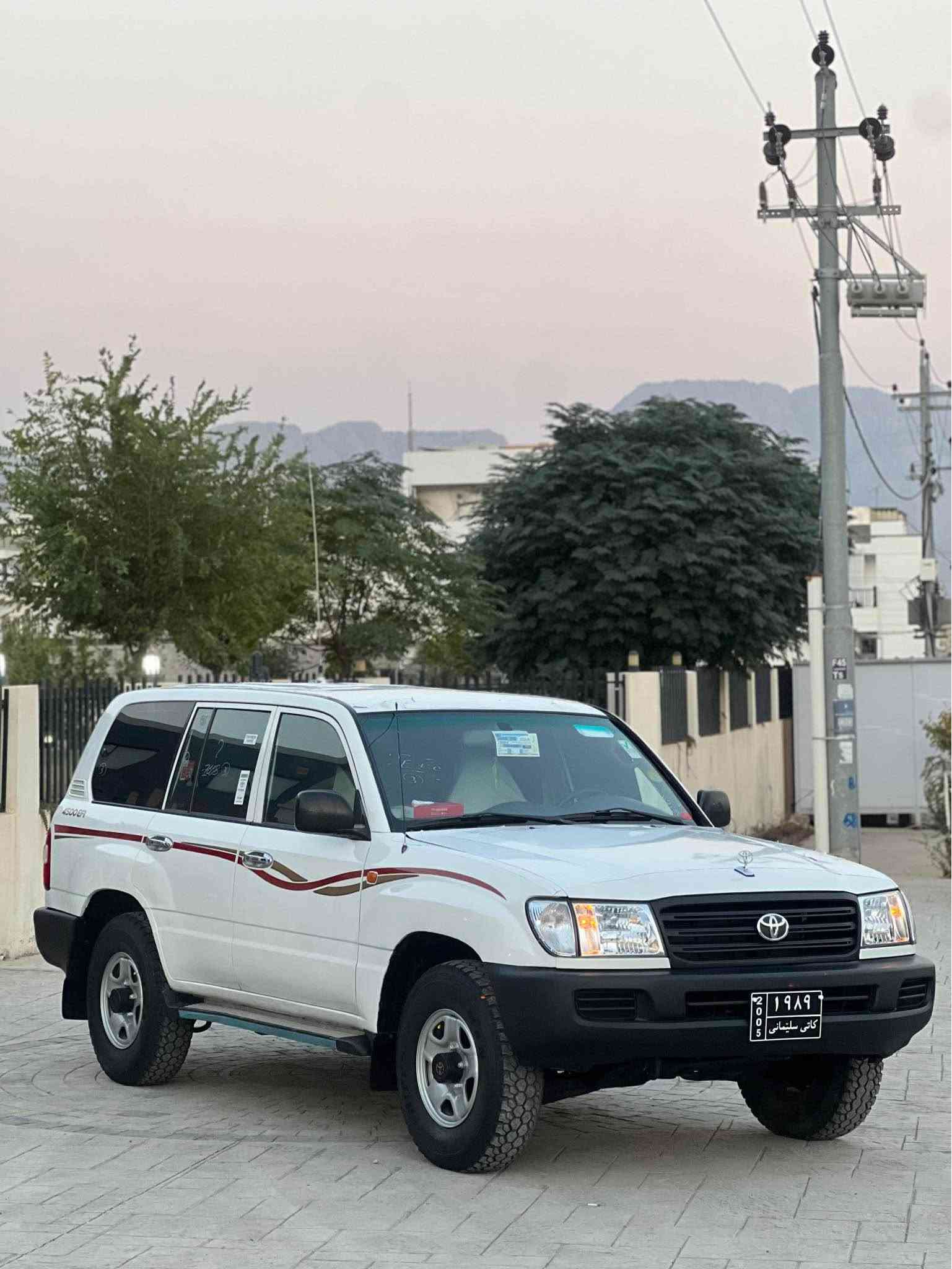 مؤنيكا • ٢٠٠٣ • جير عادي