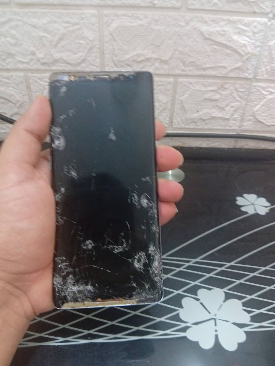 نوت 8 • شاشة وظهر مفطر • نجف مجمع بيتي