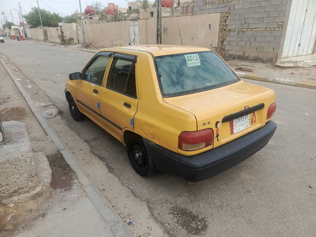 سلام عليكم سياره سايبه للبيع سياره جاهزه ما ناقصه شي مديل 2015 مكينه كير نضاف سياىه  معمره الخياسات وتجي وتكلب ابيعن كوم حديد سعر 20 بيه مجال بصيط سنويه 27 كلش ***********
