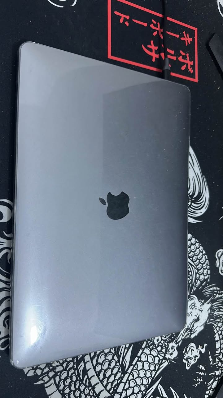 Macbook Pro 2020

i5 أخر جيل انتل للماك
Ram 16GB الرام
512GB
Cycle 310 
13” screen 

نسخة تاج بار ( لوحة لمس )
نظافة 98%
للبيع بسعر 750 وبي مجال للشراي
يتوفر توصيل 🚚 
استفسار اسرع ***********
