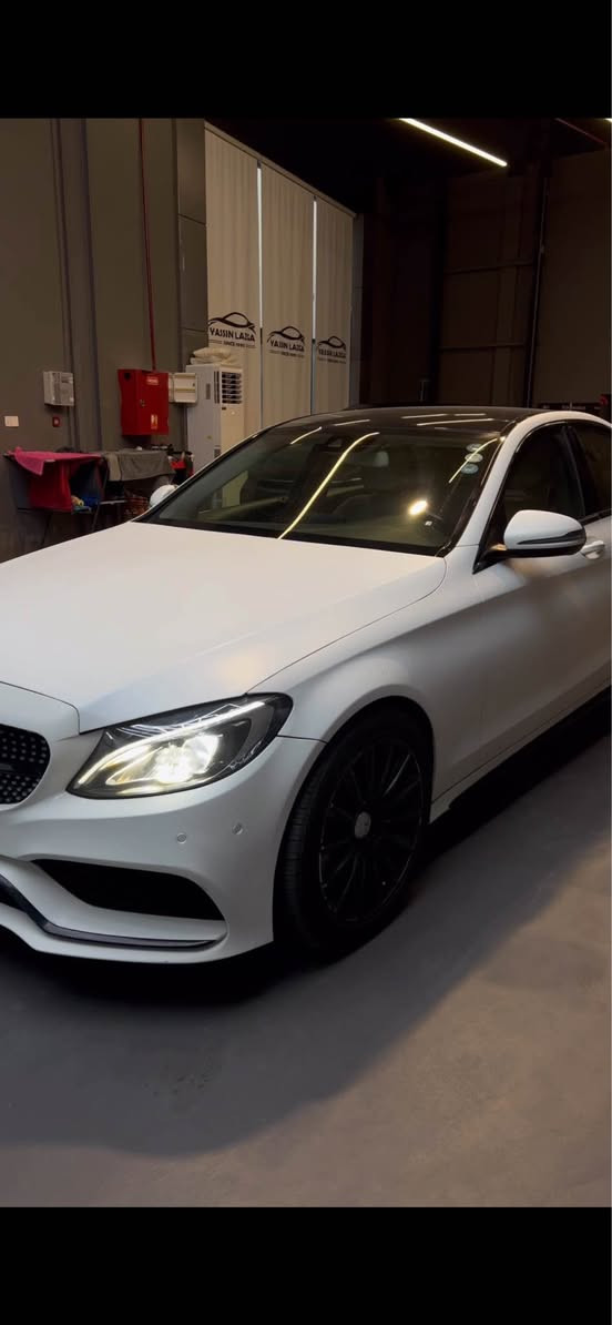 🔥 للبيع: Mercedes-Benz C300 AMG 2017 – Full Options (أعلى فئة) 🔥
إذا كنت تبحث عن سيارة قمة في النظافة، الفخامة، والمظهر الرياضي، فهذه السيارة هي الخيار المثالي لك!
📌 المواصفات الرئيسية:
• الموديل: 2017
• الكت (Kit): AMG الأصلي
• المحرك: 2.0L Turbo – قوة ممتازة مع استهلاك اقتصادي للوقود
.كامل مغلف PPF مات ضمان ١٠سنوات 
•فقط ماشية ٧٠الف 
•برغي مامفتوح بسيارة كلشي كفالة على وضع شريكة 
•سيرفسات كلها على شريكة bcmوكالة مارسديس 

• الوضع العام: بحالة الممتازة، جاهزة للمشاة ولا تحتاج أي مصاريف.
🌟 أهم المواصفات (Full Options):
• سقف بانوراما (Panoramic Sunroof)
• نظام صوتي فاخر Burmester
• المقاعد: جلد أصلي، كهربائية مع ذاكرة (Memory) وتدفئة
• الشاشة والكميرات: شاشة كبيرة + كاميرا خلفية + حساسات مساعدة للركن
• أنظمة الأمان والرادار: رادار منع التصادم + رادار النقطة الكوراء (Blind Spot)
• الإضاءة: أنوار LED High Performance الذكية
• الويلات: ويل صاج AMG أصلي رياضي
• أنماط القيادة: (Eco, Comfort, Sport, Sport+)
• التشغيل والدخول: بصمة تشغيل ودخول ذكي + صندوق كهربائي
•اخوان سيارة كلين تايتل و ضمان دولي كفالة بالعراق شبرين من بونيت صبغ بدون داخل بدون إرباكات كلها سليم بشرط سونار 

📍اربيل معرض اربيل 
***********
Whats app📞 أربيل, العراق
