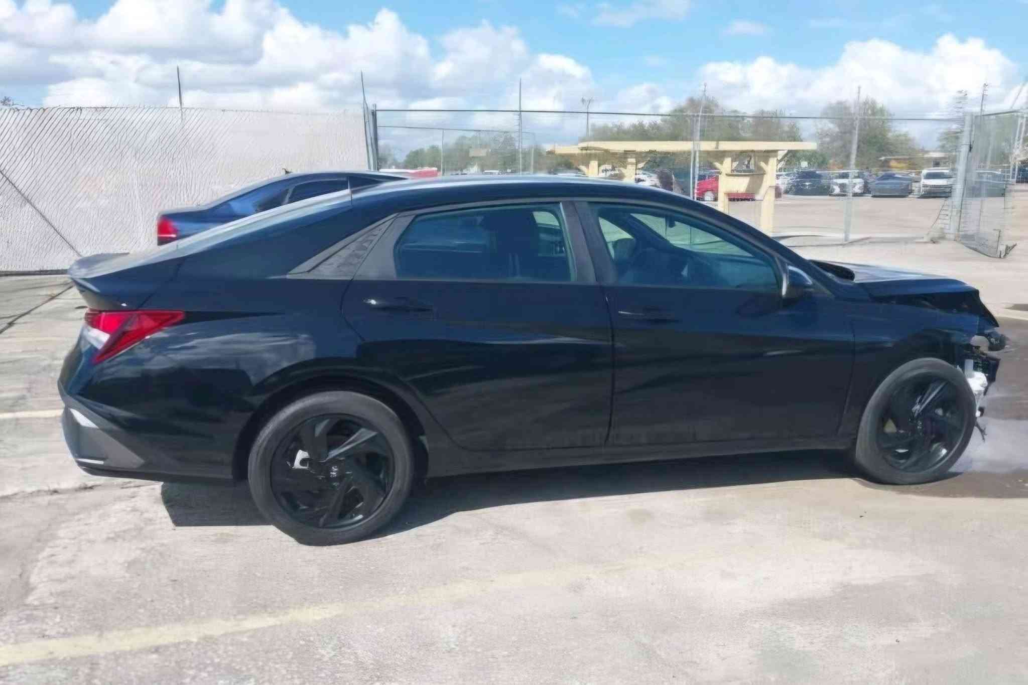 📢📢Hyundai Elantra SEL Sport2026$$152
....مودیل٢٠٢٦.وماشيةألف ميل فقط بدون لغود بدون شواصي.تقريرها تشتغل وتمشي من أمريكا.السيارةمصلحة كاملة للبيع على وضعها بدون أرقام تترقم بكل المحافظات عدا كردستان..بيها تبديل قطعةوحدة البنيد فقط.السيارة جديدة جدَّن وبريحة الشركة..
السعر 152ورقة وبيها مجال للشراي 
للأستفسار.العنوان بغداد حي القاهرة شارع الضباط مقابل حسينية آل الرسول☎️☎️
تلفون أو واتساب ***********

نص مكتوب في الصور:
- محتوى تم إنشاؤه باستخدام الذكاء الاصطناعي