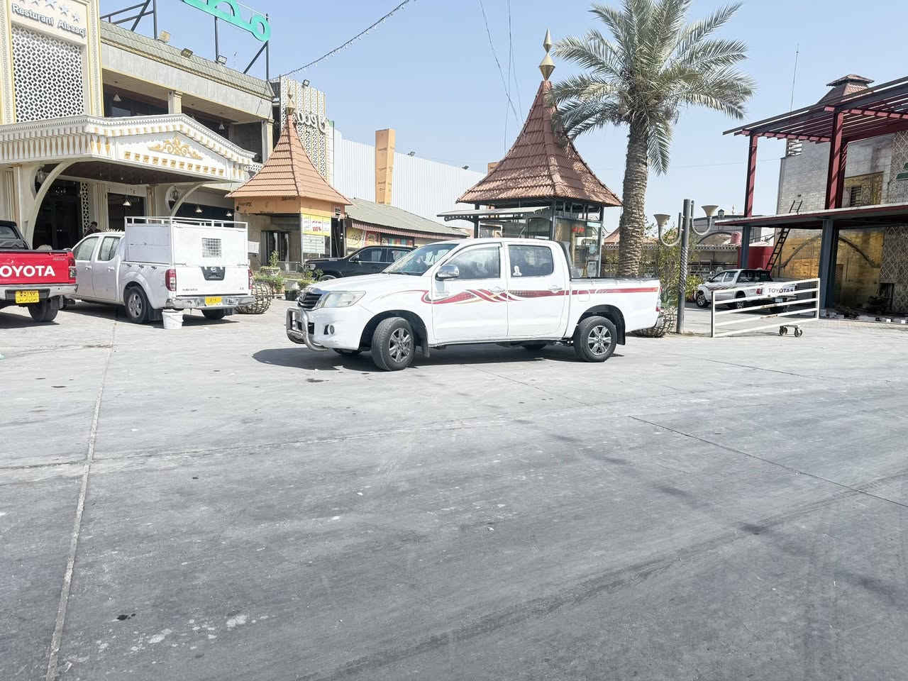 سلام عليكم سياره فلاونزه
موديل ١٣
كفاله عامه سعودي 
تحويل ثاني يوم سياره بسمي

***********
