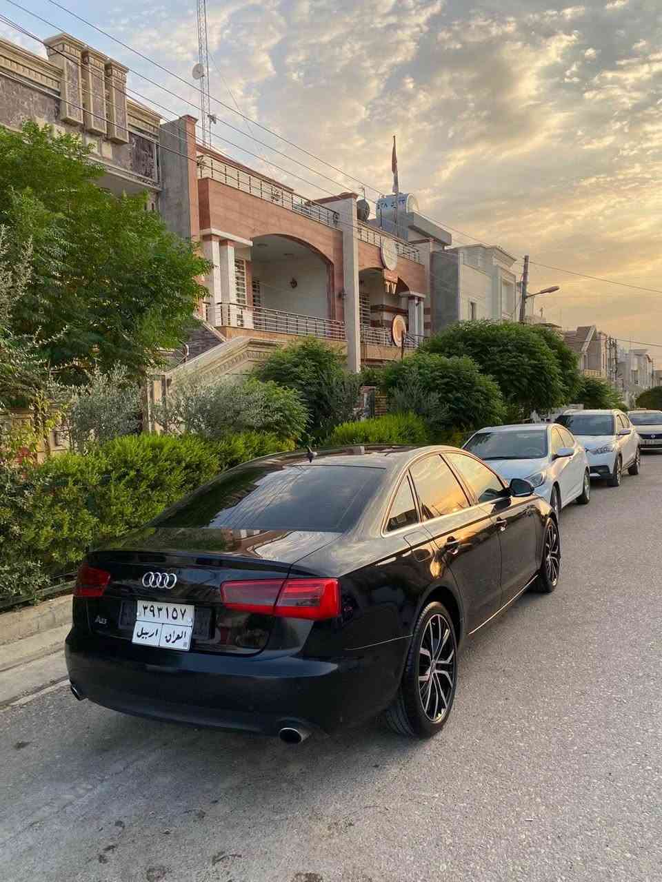 Audi-A6–2014                                                 بو فروشتن مةچينة ٢٠ توربو فوول مواسةفاتة بةس سلايت نيية سةيارةكة ٣ پارچةي بوياغة بي ژوري بي ارباك گيرو مةجينةو تةبريد بةشةرتة بةس مةچينةي هةندةك دوكةلي هةية بةناوكردن غةرامةي بةشةرت ٥ وةرةقة غرامةي لةسةرة پاشي مةعمةلةي وةردةگريةوة شوين هةولير *********** أربيل, العراق
