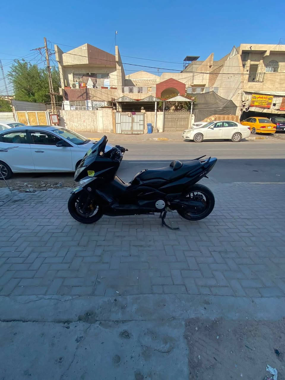 السلام عليكم تي ماكس ٢٠١١ دراجه حلوه شلعه معدل نعومه لانضوح لاصوت مكينتها  بلاديه مكفوله بس كفرات شويه يرادلها ترتيب   يرادله بنزات بريك خلفي مكاني بغداد الدوره سعرها 26 بيها مجال ***********

