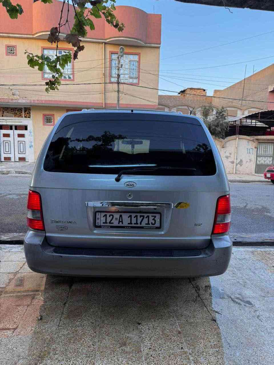السلام عليكم 
اعاده نشر بسبب وعود الكاذبه 
كيا سيدونا 2005 جديده مال بيت بدون اي ضرر وبدون صبغ تدفئه تبريد 3 قطع فتحه سقف شاشه كبيره ماشيه 61 الف رقم نينوى مسطره بسمي كوبون بيها كشنات كهرب جمات كهرب +مري كهرب السياره مناقصها بس غاز للتبريد  
(شرط التحويل )
السعر 95 بيها مجال 
لاستفسار *********** موصل, نينوى
