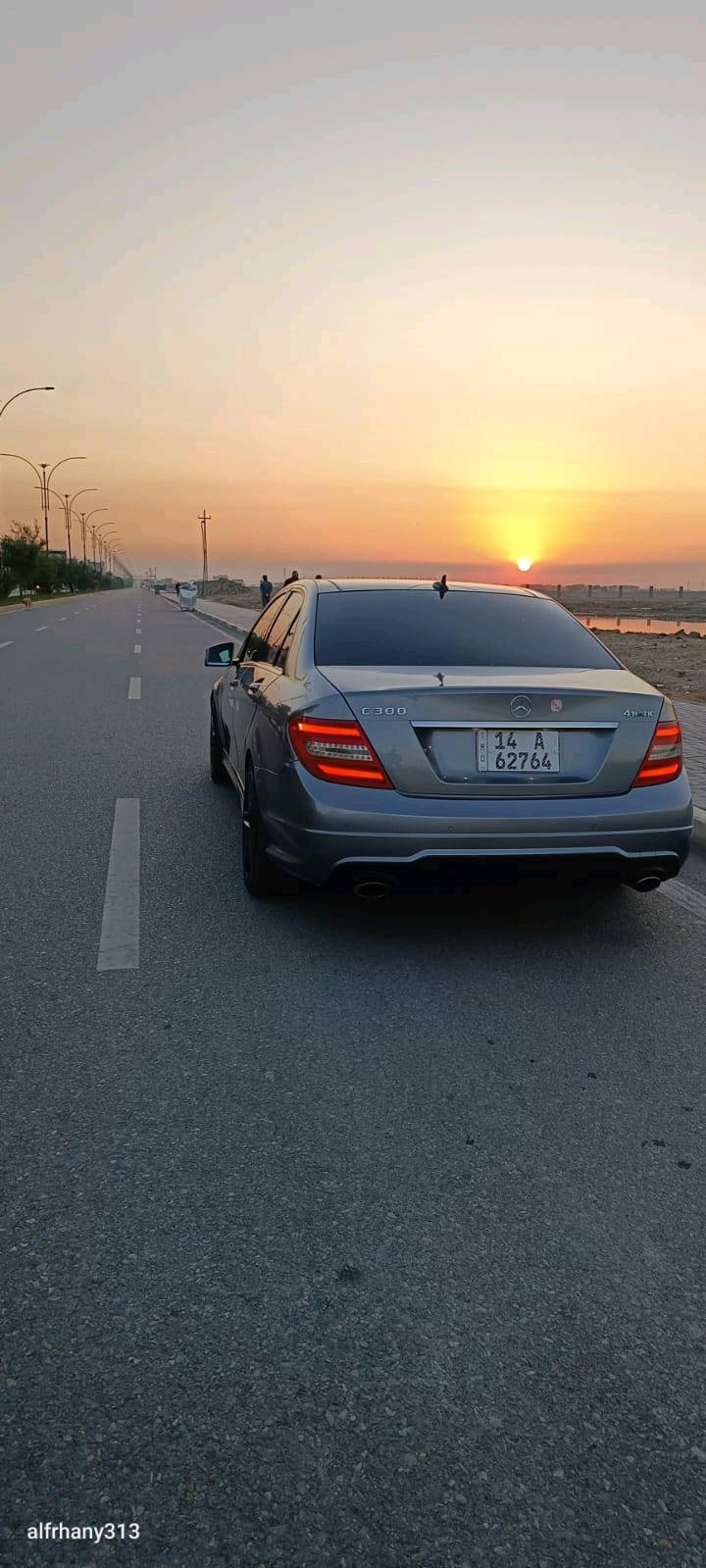 موديل 2012
مرسيدس c300
بيه باب وجاملق جه السايق
مكينه 6 استندر بلادي
ماشيه 130 الف
داخل اسود