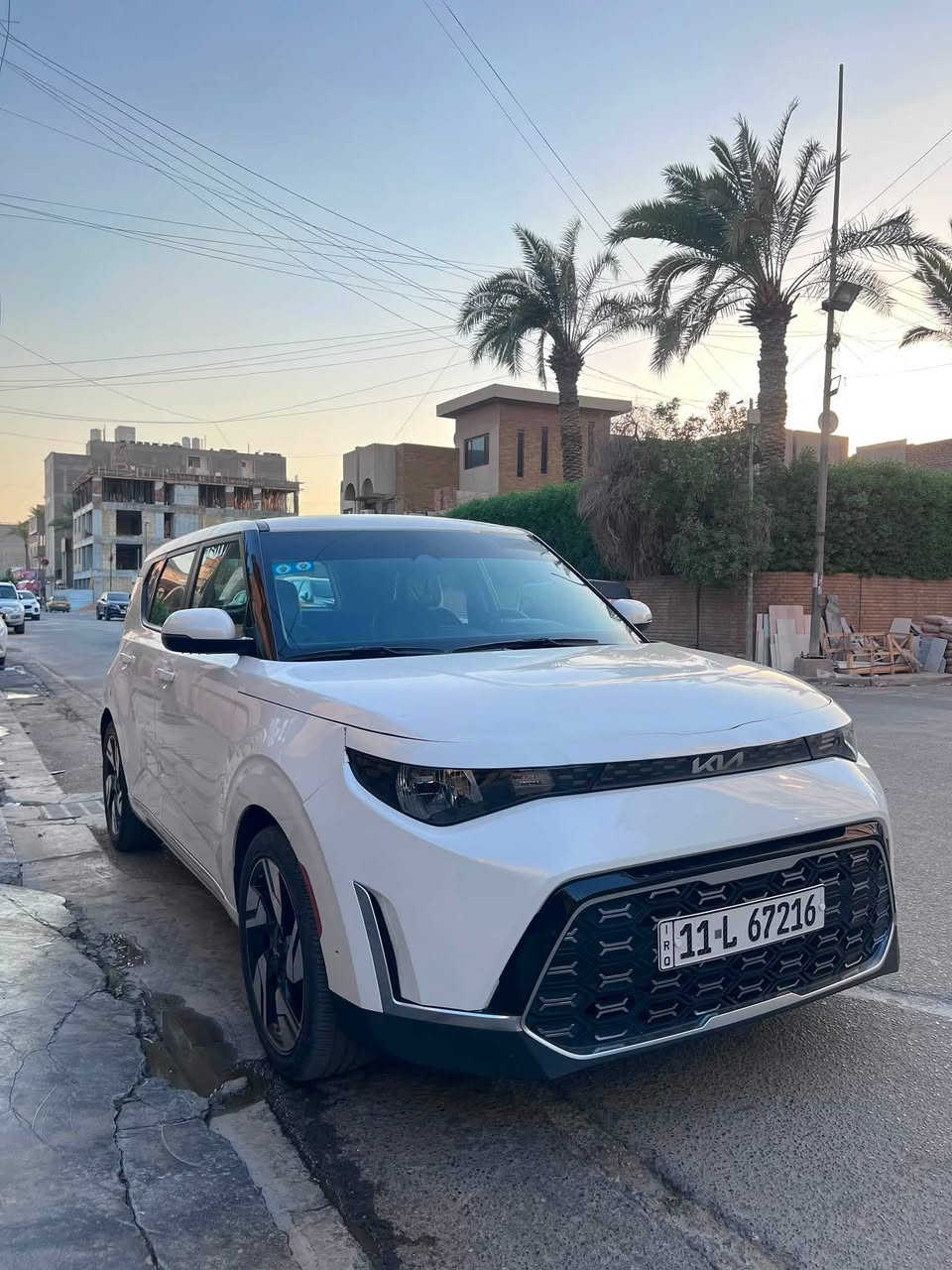 السلام عليكم
Kia Soul 2024 لبيع كيا سول
الموديل: 2024
اللون: أبيض لؤلؤي
المحرك: 2.0 لتر - 4 سلندر
القير: أوتوماتيك IVT
القوة: 147 حصان تقريباً
الدفع: أمامي
عدد المقاعد: 5
ويل كب حجم :18 إنج - حسب فئة GT-Line
شاشة ومواصفات تكنولوجية حديثة
كاميرا خلفية وحساسات حسب التجهيز
مثبت سرعة
أنظمة أمان ومساعدة للسائق
نشغيل وبصمة/فتحة سقف
حادث السيارة دعاميه امامية فقط
بدون ايرباك بدون دواخل
ممشة السياره (33) الف فقط
سياره بحالة الوكالة
مكاني بغداد زيونه
السعر(169)وبيها مجال

***********

