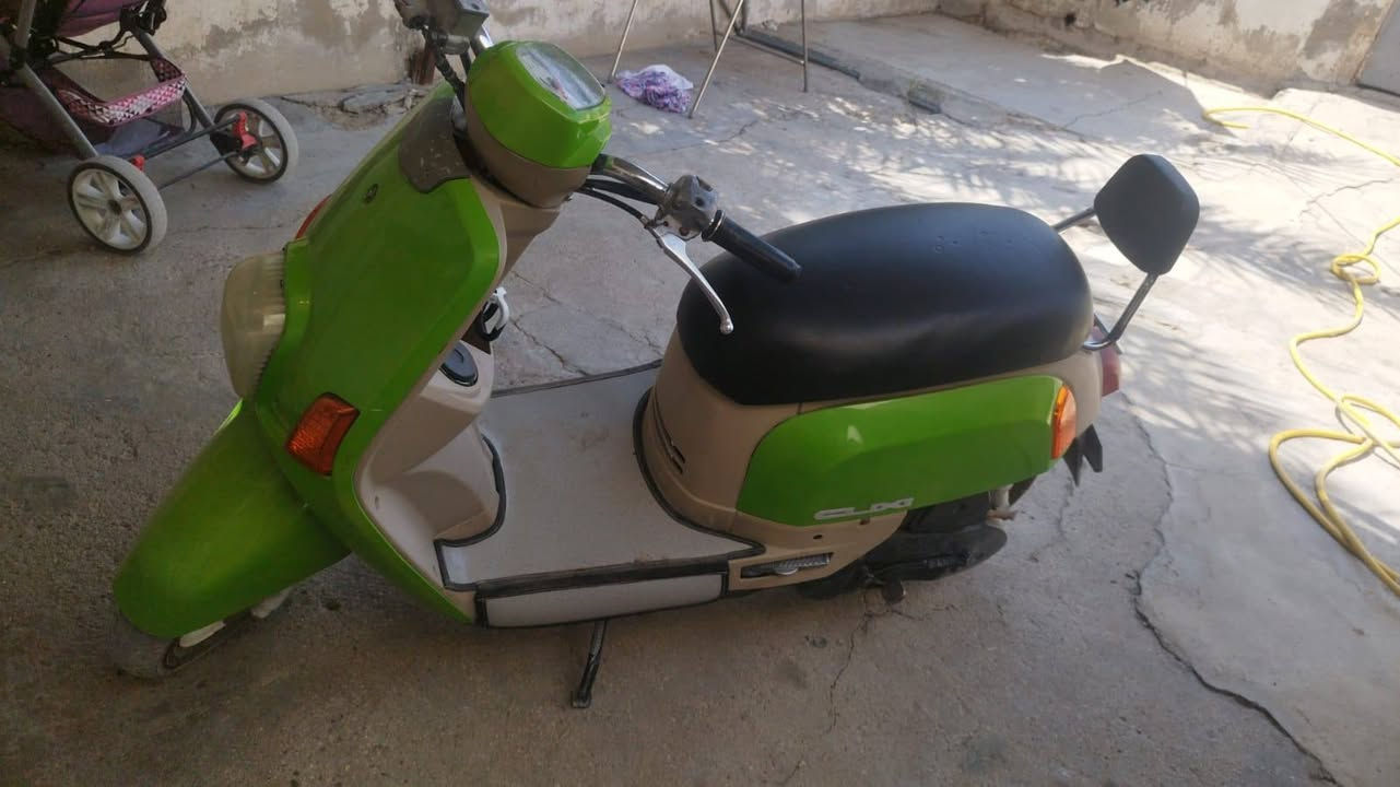 السلام عليكم بوليسي للبيع السعر 650  وبيها مجال بسيط  ***********
