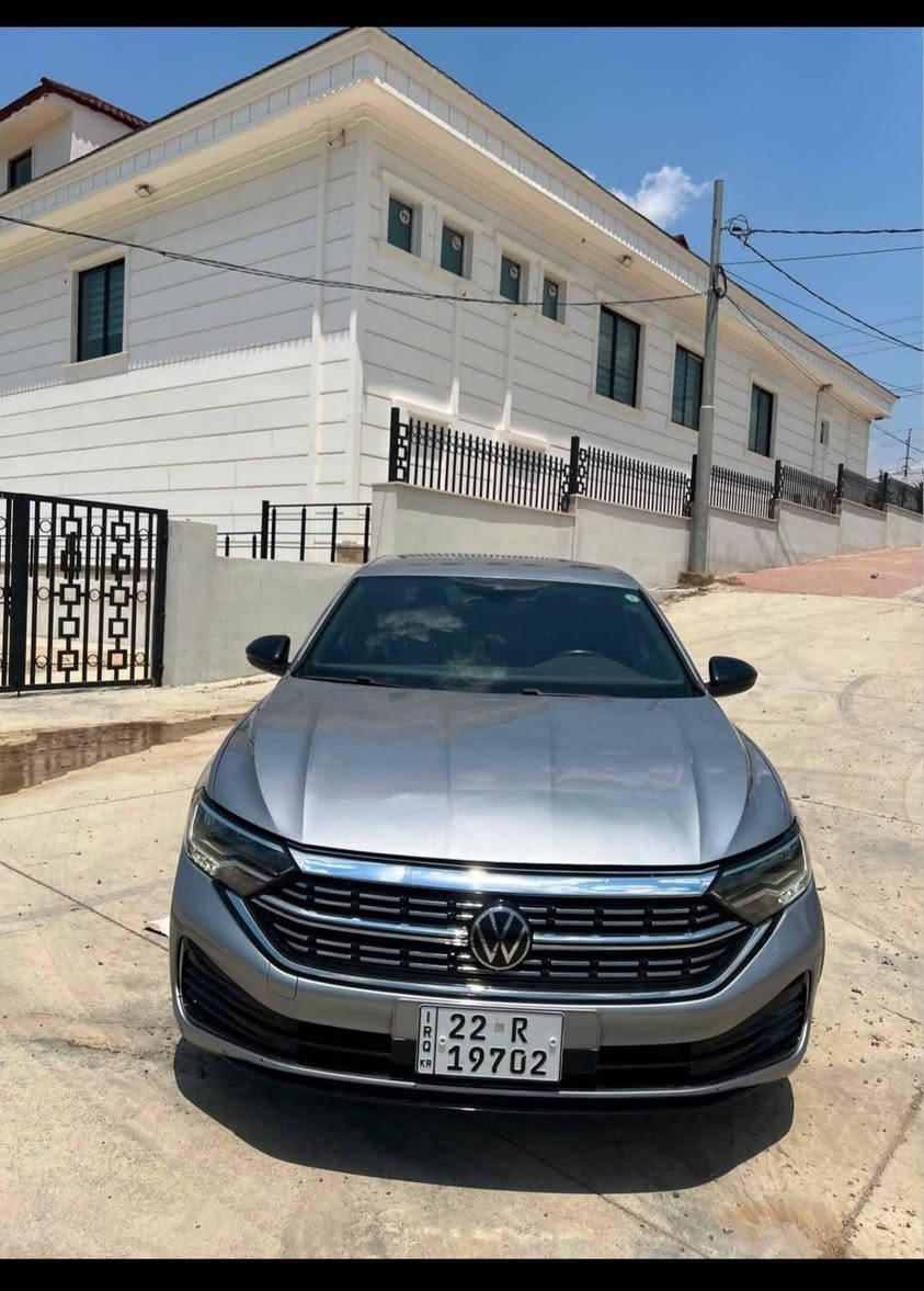 Volkswagen Jetta 2023 S Sport
گێر عادى
یەک بست بۆیاغی هەیە بێ ناوگرتن 
حسابی کلینی لۆ بکە 
رادارو خەتی جادەو 
گێج ئەلیکترۆنی ناو ٨ رەنگە
 رادیتە و لایت و هەموو شتی بیلادیه
نرخی ١٣٠ مەجالەکی زۆر کەم
ژمارە مۆبایل [***********] أربيل, العراق
