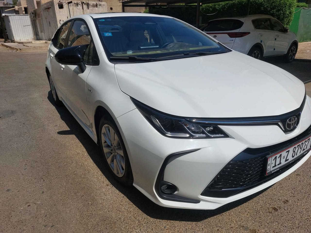 عندي كورلا ٢٠٢٥ خليجية هايبرد فول ١/١ ماشية ١٧ الف محرك ١٨٠٠ رقم بغداد الجديد بسمي هزة وسنوية جديدة مكفولة كفالة عامة هية بصمة سلايد كشنات جلد احمر يدات بوب جلد احمر كرسي كهرباء وسعر السيارة ١٦٥ ورقة بيها شي بسيط حك الجية للاتصال ت (***********) موجودة السيارة في زيونة بغداد, العراق

