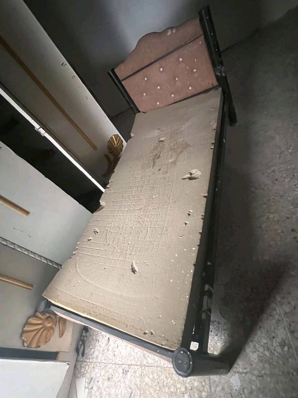 جرابي نفر عدداثنين وصومايه نفرين وكنتور ست بيبان بسعر 125و الموقع مدينه الصدر