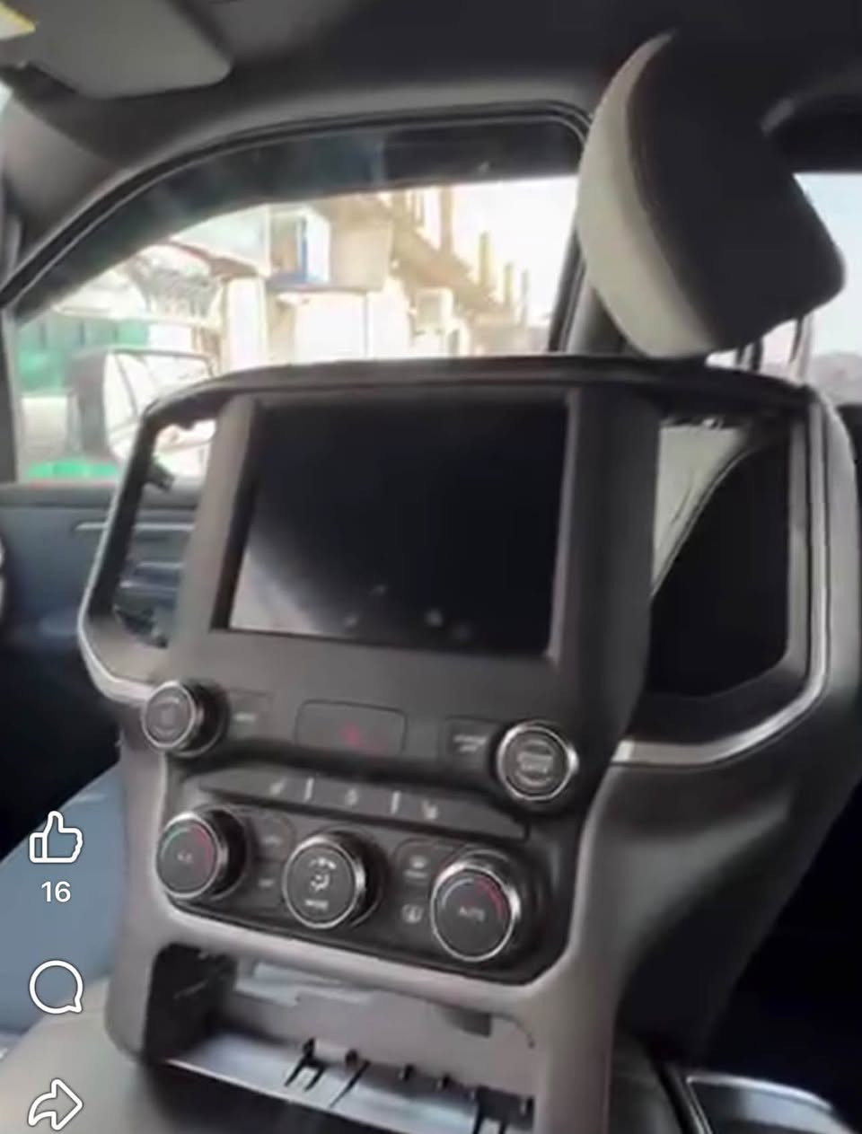 شاشة • كاربلاي • ١٦