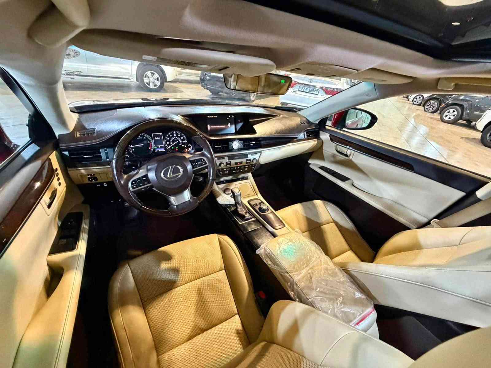 ﷽
                                                 LEXUS ES350 2016
◽️ليگزز ES 350 موديل 2016 فول مواصفات
🔹لون مميز ( ماروني ) 
        ~~~~~~~~~~~~~~~~~~~~~~~~~~~~~~~~~
مكان🌇: سليماني               
سعر💵: 158$🔐
 ☎️موبايل / ***********
                   *********** واتساب
        ~~~~~~~~~~~~~~~~~~~~~~~~~~~~~~~~~
◽️محرك V6 3.5L سته سلندر
🔹گير و محرك بشرط مامفتوح ✅
بدون صوت بدون صرف و خلل بشرط فحص
🔹ماشيه 80 الف حقيقي📦✅

▫️بيها {{ بنيد و نص قبغ جنتة صبوغ }} بدون داخل❌
🔹سيارة جديد حيل حيلوة نضيفة📦

◽️مواصفات
{{ بصمة - فتحة - داخل بيجي و قهواي  - رادار أمامي و جانبي   - كشنات جلد - كشن تتفيىة و تبريد - كشن و ستيرن كهربا - كشن خزن  - شاشة - ماوص - تبريد مركزي - نيزامي أيكو - نيزامي سبورت - لايت ليدو زينون - مراي شفت - ڤوليوم - بلاجكتور - بعد هواي مواصفات }}

◽️اربع تاير و ويل بيلادي جديد بدون مصروف
🔹نظافه ١٠٠٪؜ كامل سيرفس بدون نقص و بدون مصرف
🔹بسميً السنويه بشرط تحويل و خرامه
🔹سنوي و رقم و هزة كلها جديد
سياره مابيها دينار مصرف كامل من كل نواحي

نفسي يوم /تحويل و كاله حاظر
مكان / داخل سليمانيه🌆
        ~~~~~~~~~~~~~~~~~~~~~~~~~~~~~~~~~ السليمانية, العراق
