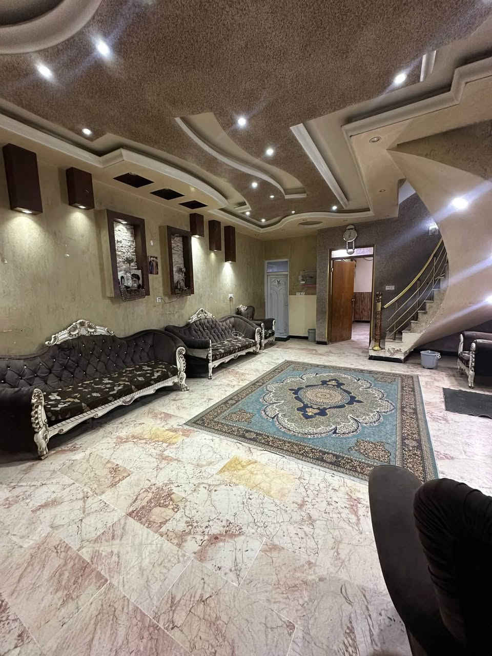 🏡 دار للبيع – زيونة 718

📐 المساحة: 152 متر
📏 الواجهة: 6 متر
📏 النزال: 25 متر
🏗️ سنة البناء: 2015

✨ تفاصيل الدار:
• صالة واسعة
• مطبخ
• خدمات
• 5 غرف نوم
• موقع سكني مميز

💰 نستقبل جميع العروض السكنية والتجارية

📍 مكتب الودق – زيونة 710
📌 مقابل نادي بلادي

📞 للاستفسار والتواصل:
***********
***********

#مكتب_الودق #عقارات_زيونة #دار_للبيع #عقارات_بغداد #زيونة #بيع_وشراء_العقارات
