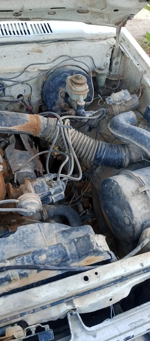بيكم كروسيدة خمسه كير كلها شرط موديل 88 للبيع سنويه عظم عاج مشروع وطني الى 29 السعر المطلوب 45 وبيها مجال ملاحظه المحجل موياها اتصل ***********
