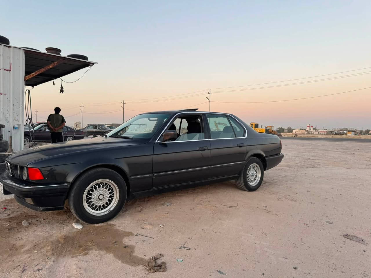 بي ام للبيع موديل 91جاهزه من كلشي سعر 45وبيها مجال مكان  سياره عامريه الفلوجه
***********
