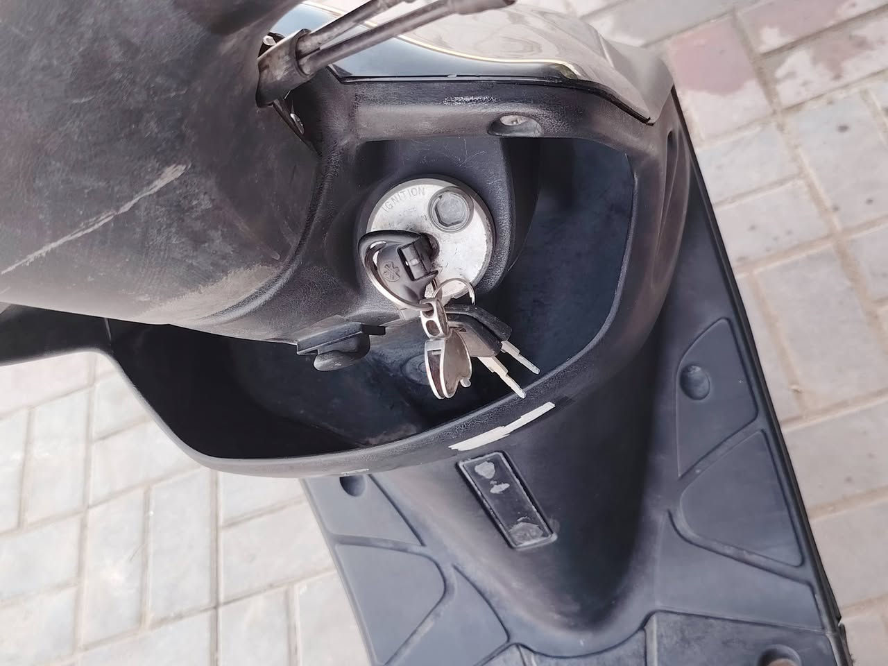 دراجه بيجي للبيع السعر ٣٥٠ وبيهه مجال الشراي يتصل عل *********** مكانهه السماوه كرهبايات شغاله سلف هندر مكينه ناعمه دراجه جديدة احله من الصوره واضع البلاد
