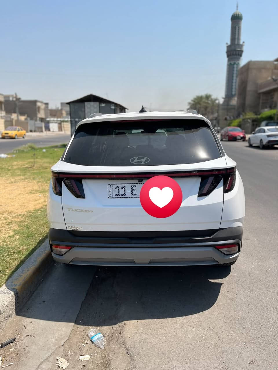 البيع توسان موديل2025الوان ابيض
دخول جديد مرقمه شهداء  حادثه موضح بالمنشور
السياره مكفوله من كلشي معده حادثه نصبغ البنيد والجاملغ رش بس ماشيه 15ونص بعدها عل وضع امريكى 
السياره جاهزه اي نقص مابيه محرك 2500 فتحه كشن جلد كرسي كهربائي مكان السياره بغداد
السعر 190بيه مجال
***********
