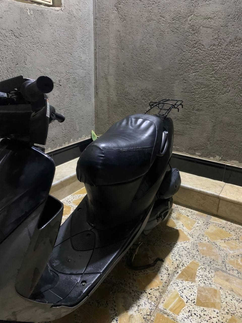 دراجه ساسوكي للبيع الدراجه وكيل ما مفتوحه مكينه ناعمه سلف باتري تايرات هورن كهربائيات كلها شغاله مكان الدراجه ميسان حي الحسن العسكري رقم الهاتف ***********
