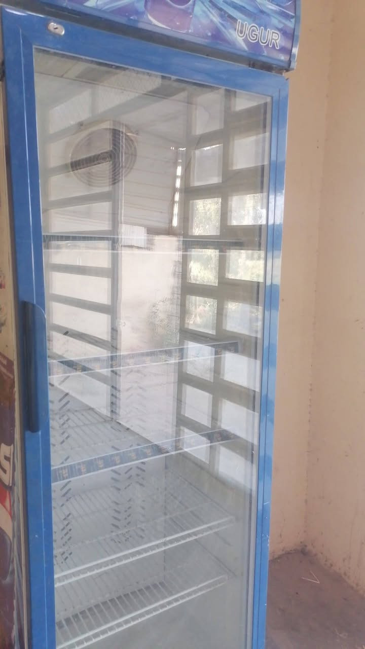 براد للبيع نضيف جداا للستفسار عل الرقم ***********

