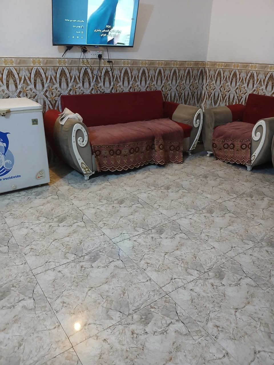 السلام عليكم
دار للبيع 

طابو صرف

طابق واحد

المساحة 200 متر

الواجهه 8 متر

النزال 25 متر

يحتوي على غرفتين وصالة ومطبخ وإستقبال. مع صحيات داخلية وخارجية. 

الموقع المزرعة /المحوري مقابل مشروع الماء(الزملة). 

قريب على شارع بغداد. 

يحتوي على كافة الخدمات.

للاستفسار الاتصال على الرقم

***********
