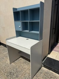 ميز دراسة • نظيف ١٠٠٪ • مجمع اسد بابل