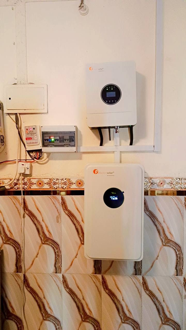 مكتب ضوء القمر للطاقه الشمسيه ☀️ استثمر في طاقة مستدامة وآمنة مع الماركة العالمية Felicity Solar! ☀️  
​هل تبحث عن حل دائم لارتفاع فواتير الكهرباء وانقطاع التيار المتكرر؟ نقدم لك أنظمة الطاقة الشمسية المتكاملة من Felicity Solar، العلامة الرائدة عالمياً في تصنيع معدات وحلول الطاقة الذكية للمنازل والمؤسسات.  
​🔹 1. بطاريات الليثيوم الحديثة (Felicity LiFePO4)
​تتميز بتكنولوجيا فوسفات حديد الليثيوم الآمنة وعالية الأداء:  
​🔋 سلسلة FLB / FLA / LPBF: دورة حياة طويلة تتجاوز 6000 دورة تفريغ (عمر افتراضي 10-15 سنة).
​🔋 أمان مرتفع: نظام حماية ذكي مدمج (BMS) لحماية البطارية من زيادة الحمل أو ارتفاع الحرارة.
​🔋 تصميم عصري: شاشات لمس تعرض حالة الشحن والسعة بدقة مع إمكانية التوسع والتوازي بسهولة.  
​🔹 2. المحولات الذكية والهجينة (Felicity Inverters)
​قلب المنظومة النابض بأعلى قدرة على تحويل وإدارة الطاقة:
​⚡ سلسلة IVGM / IVEM / IVAM: محولات هجينة (Hybrid) وخارج الشبكة (Off-Grid) بكفاءة تحويل ممتازة.
​⚡ شاحن MPPT مدمج: للاستفادة القصوى من أشعة الشمس حتى في الأيام الغائمة.  
​⚡ تطبيق FSolar للتحكم الذكي: مراقبة أداء المنظومة وحالة البطاريات لحظة بلحظة عبر الهاتف الذكي.  
​🔹 3. الألواح والملحقات عالية الكفاءة
​☀️ ألواح كفاءة فائقة: أداء ممتاز وتحمل للظروف الجوية القاسية.
​☀️ أنظمة حماية وتجميع متكاملة: صناديق تجميع وحماية (Combiner Boxes) لضمان أعلى مستويات الأمان الكهربائي.  
​✨ لماذا تختار أنظمة Felicity Solar معنا؟
​✅ معدات أصيلة 100% مع ضمان حقيقي ومكتوب.
✅ دراسة وحساب الأحمال مجاناً لتحديد الحجم الأنسب لمنزلك أو مشروعك.
✅ فريق هندسي متخصص في التركيب وضبط الإعدادات على أعلى مستوى.
✅ خدمات الصيانة والدعم الفني بعد البيع.  
​📍 للطلب والاستفسار وحساب الأحمال:
📞 الهاتف *********** .*********** ..***********/ الواتساب: [***********. ***********]
🌐 العنوان  الشوملي ولايه الشوملي/ الفرع:  الشوملي مقابل اسواق ابو هاني قرب البانزين خانه الشوملي]. بااداره فلاح العويدي حسن العويدي 
​💡 مع Felicity Solar... واصل حياتك بدون انقطاع!  كل الي عليك تراسلنا او تتصل علينا والباقي علينه نجيك للبيت نصبلك طاقه شمسيه باافضل الاجهزه والماركات العالمية  مكتب ضوء القمر للطاقه الشمسيه بااداره Falah Hassan Al Awidi   حسن فليح الجبوري  احمد الجبوري  Karar Al-jaboury
