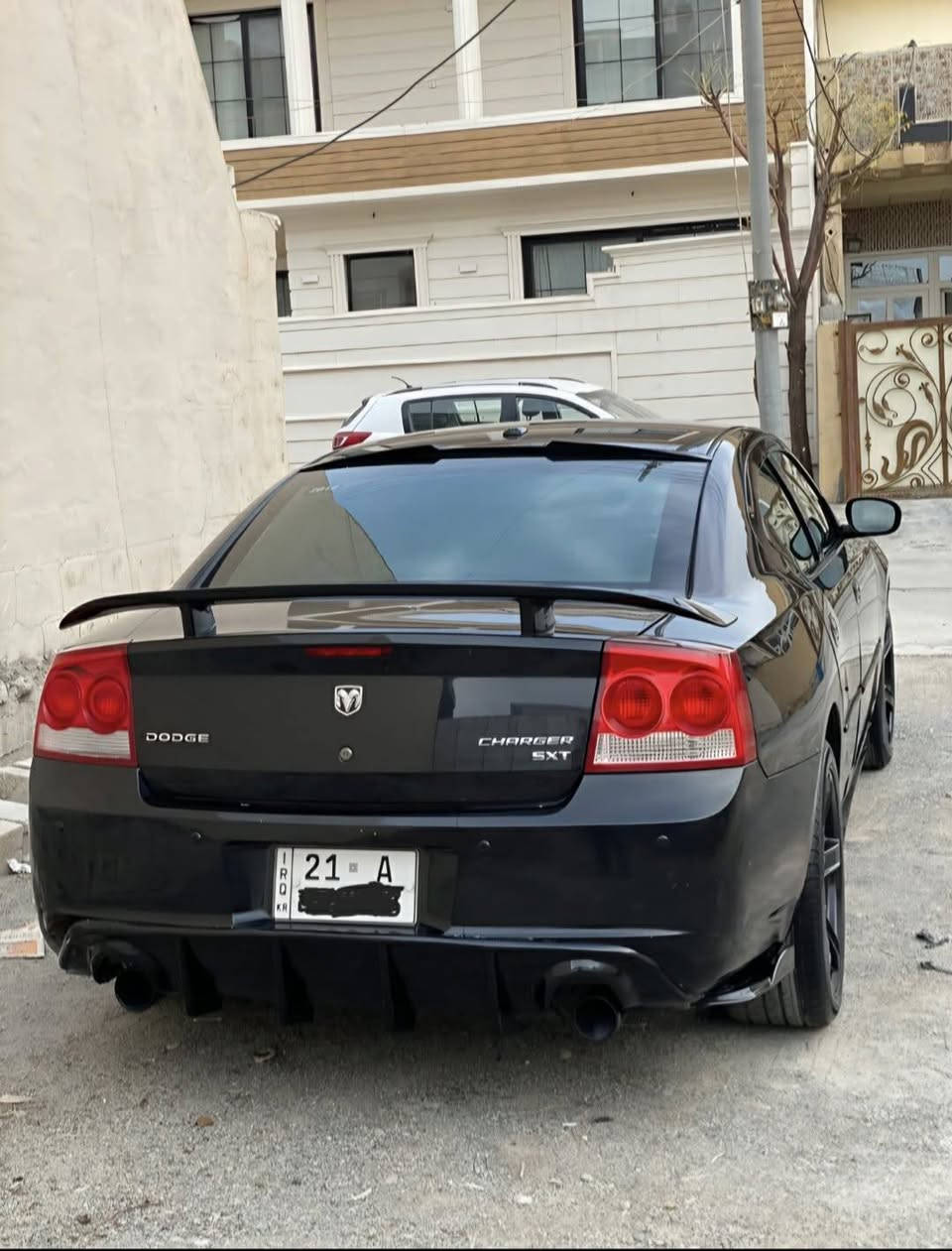 دۆج چارجەرمۆدیل 2010کامل کراوە بە2014 srt
مەچینە 3500 سیستەمی LPGغازم لۆدانایە 
سبوخ یەک پارچەی  هەیە چامرغی دوواوە نمونەیە لەجوایوتوندوو تۆلی هەمووگیانی لەسەردەقی شەریکەی ماوە
٤تایەو ویلی تازەی لەژێرە 
تازە پاتریەکەشیم گۆریە
سەیارە کە کامل جوانکاری لۆکرایەو بێ مەرەسرەفە 
 149000رۆیشتیە
سە نەوی تا2027.              ***********
رەقەمیشیم نۆێکردیتەوە 
رەقەم سلێمانیە 
نرخی 109گەلا

0د
شوێن کۆیە السليمانية, العراق

