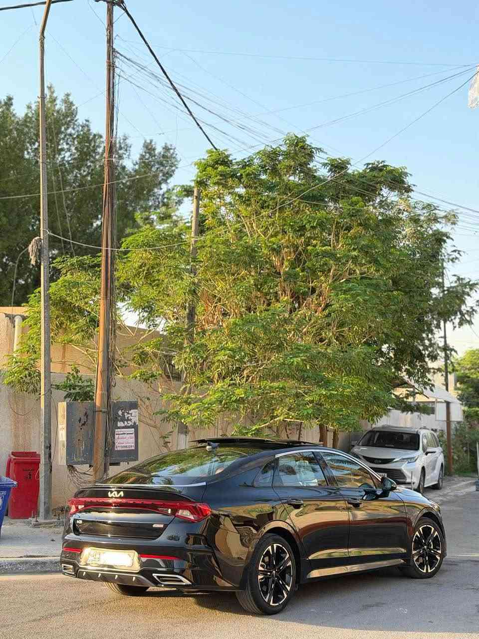 KIA K5 GT LINE 2024 
كيا k5 2024 جيتي لاين فول 1/1 بغداد 
ماشية 14 الف فقط حقيقي 
رقم بغداد الجديد 
محرك وكير وصدر وكلشي بحاله الشركة جديد جدا أخت الزيرو ناعمه جدا جدا 
حادثها بنيد وأجتي صفحة السايق مصبوغه من امريكا 
حوض قماره مكفولات . 
اني الي رقمتها باسمي وأول شخص من اجتي للليوم 
كل الصيانه الدورية والدهون والفلاتر من الحسام  
السعر 152 وبيها مجال لليشتري 
الي يدور سياره جديدة وماشية قليل 
للتذكير السيارة ماشية 14 الف فقط لا تقارنها بالي مشتغلات تكسي 
مكان السياره بغداد منصور 
للاستفسار : *********** 

رقم الشاصي : 5XXG64J24RG266170 بغداد, العراق
