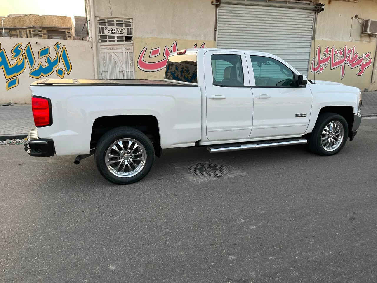 سلام عليكم سلفرادو مديل 2016 كفاله من الكص وضربه ولعيب الشرعي بيه طخه خفيفه بل بيدي صبق العوض فقط مكينه وكير جدد تخم تاير حداديه جديده تبريد ثلج السياره جاهزه من كلشي رقم بصره نكليزي بسمي تحويل ثاني يوم السعر 160 رقم الهاتف *********** العنوان البصره
