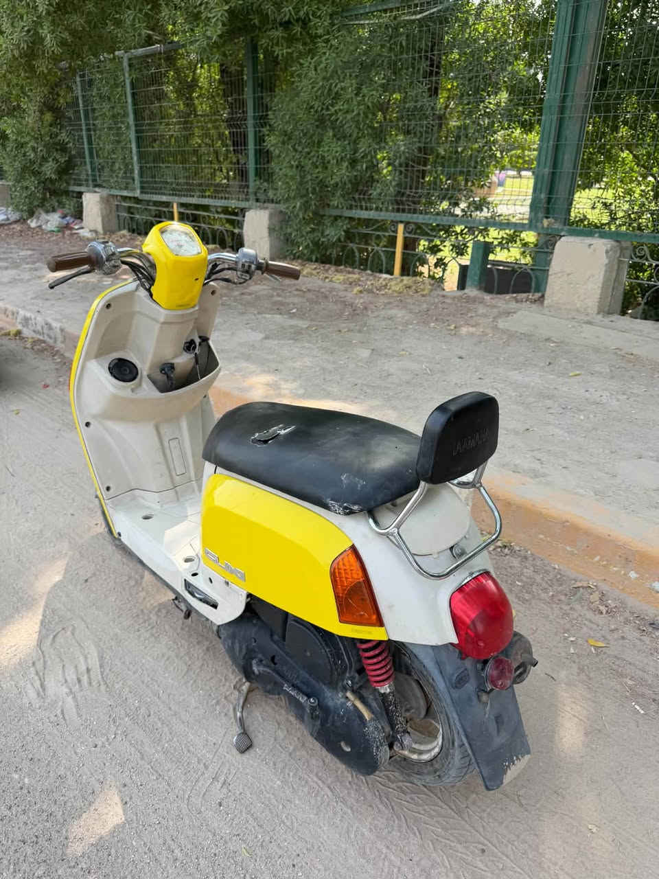 بوليسي للبيع نضيفة كلش شلعة ومعدل وجاهزه دبلات خلفي امامي جديدة وتايرات جدد
للاستفسار /*********** مكانها ديوانيه
