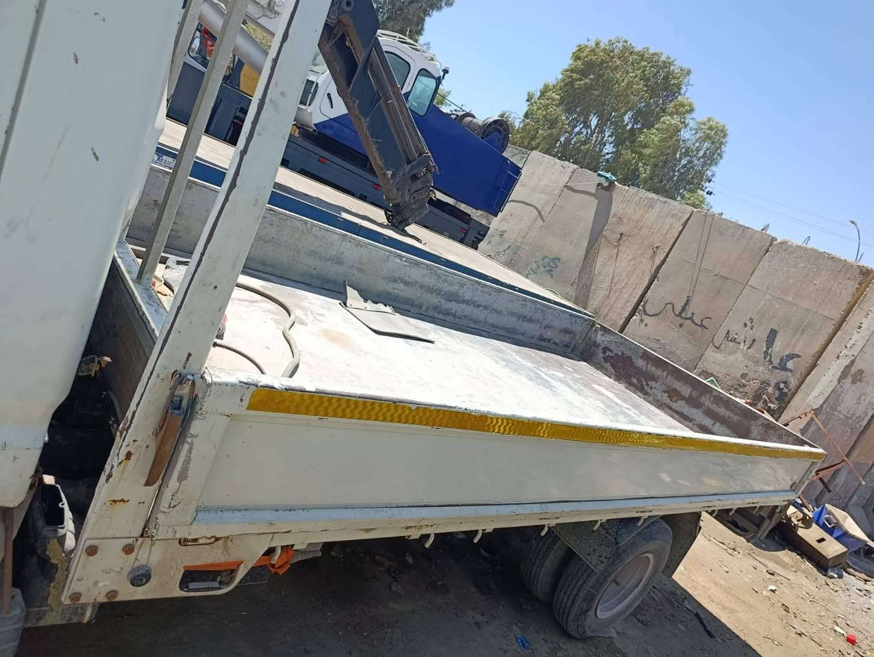 سلام عليكم بدي كنتر  ماليزي لبيع  نضيفت شوفت عينك جهاز  ما بيهه تعمير علئ بلاد طول 4 ونص  العسر ب9 ورق بي مجال لشراي ***********
