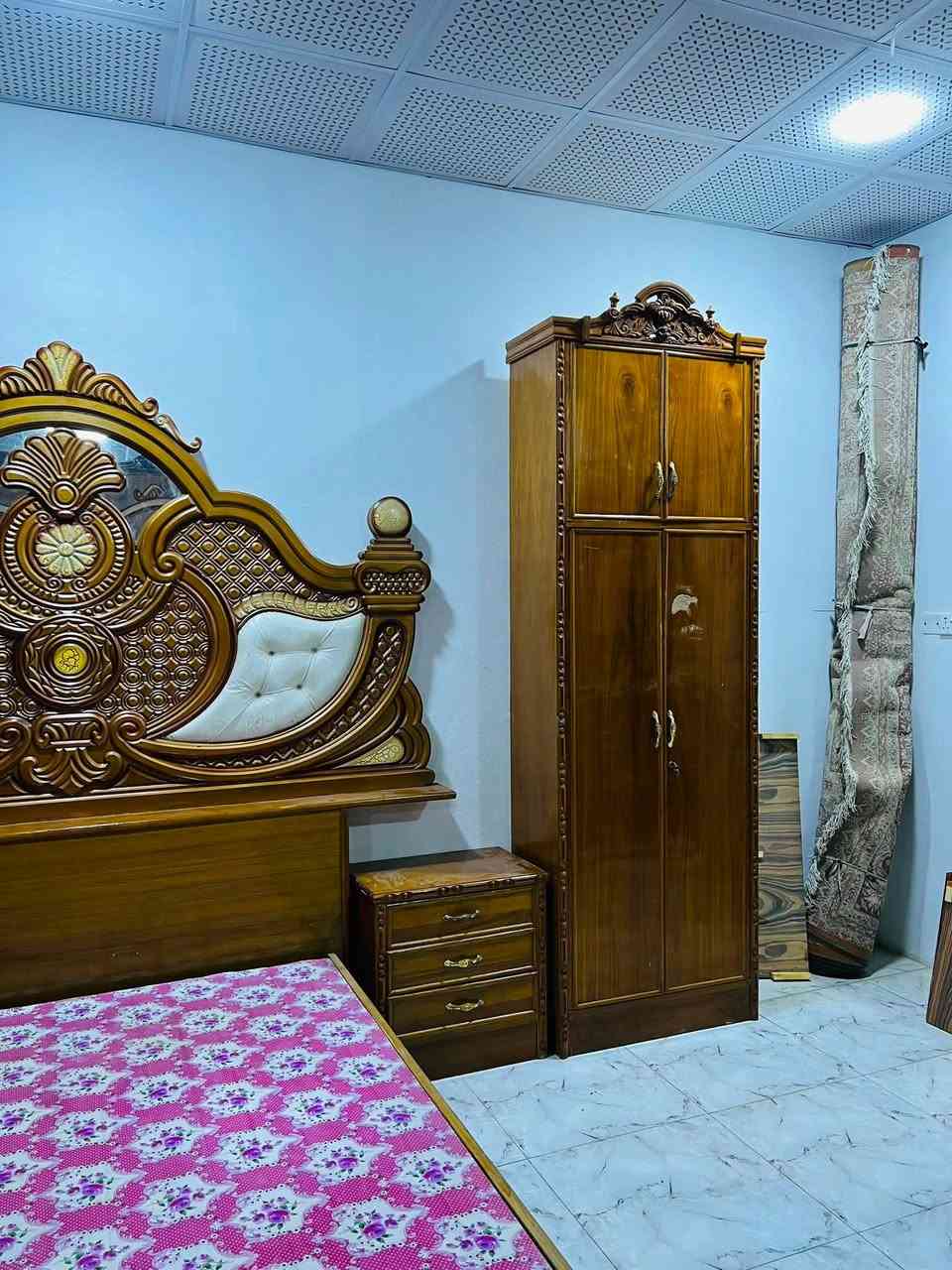سلام عليكم اخوان عندي غرف نوم عراقي نضافه فول  الاستفسار ع رقم ***********مكان رمانه
