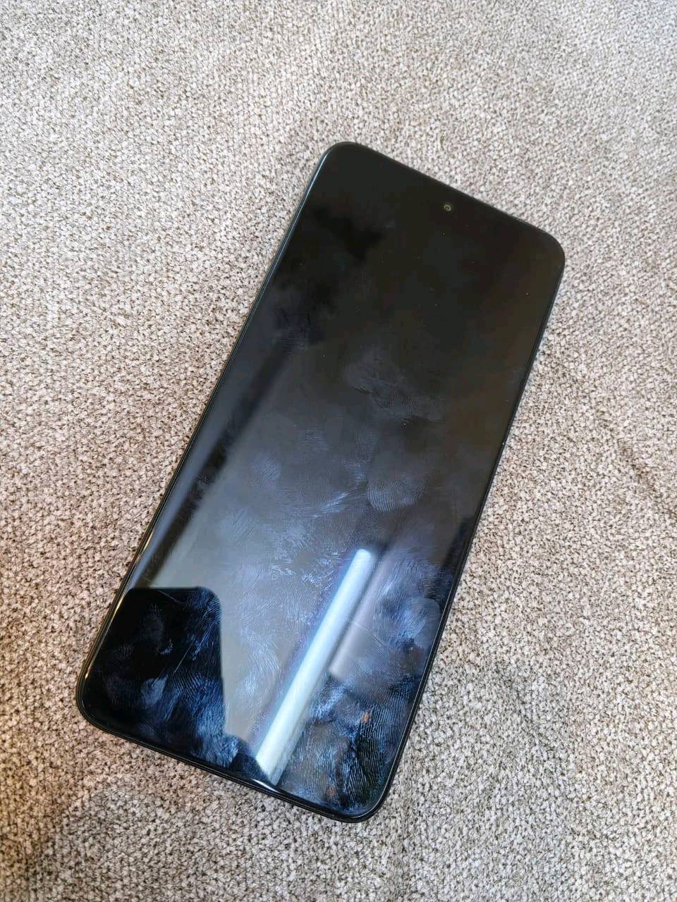 السلام عليكم..موبايل هونر x7c للبيع
مواصفات 

كامره 108

بطاريه 6000 شحن سريع 22واط

معالج سناب دراكون 685 

معدل تحديث الشاشه 120هرتز

رام 6 مساحه 256

  ملاحظة الجهاز بي شويه أنحاء بالشاصي و مو ماثر عليه افحص واشتري سعره 100 
واتساب ***********