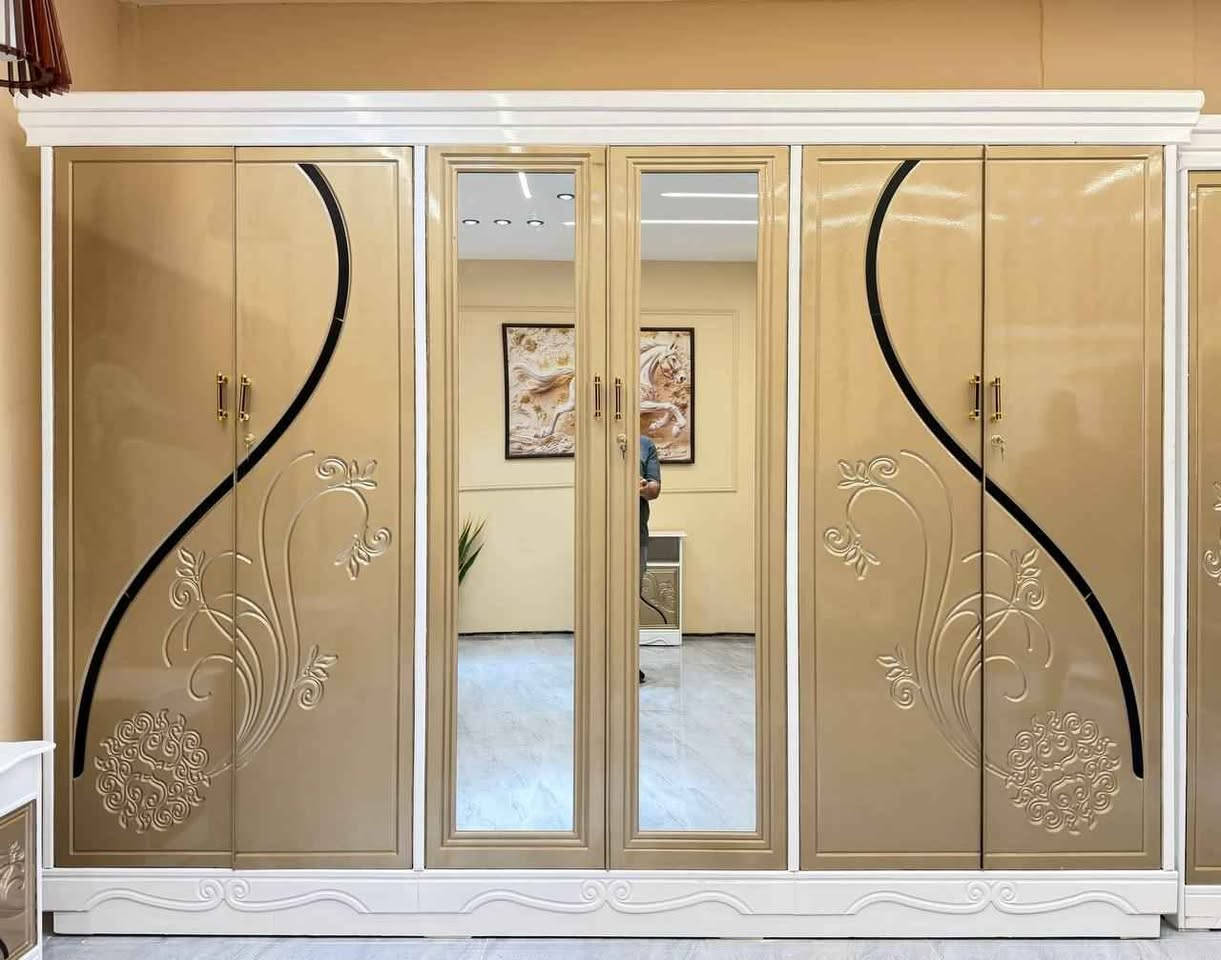 🌹 غرفة نوم أنيقة بتصميم عصري وجودة عالية 🌹
***********

إذا تبحثون عن الراحة والأناقة بغرفة نوم وحدة، هذا الموديل راح يعجبكم ✨

✅ تصميم راقي ومميز
✅ خامات متينة وعمر طويل
✅ ألوان عصرية تناسب كل الأذواق
✅ سعر مناسب مقابل الجودة

📍 التوصيل متوفر
📩 للاستفسار والسعر راسلونا على الخاص ***********

لا تفوتون الفرصة، خلي غرفة نومكم أجمل وأفخم 💖

#غرف_نوم #اثاث_العراق #غرف_نوم_مودرن #غرف_عرسان #اثاث_منزلي #اربيل #بغداد #الموصل #البصرة #كركوك بغداد, العراق

