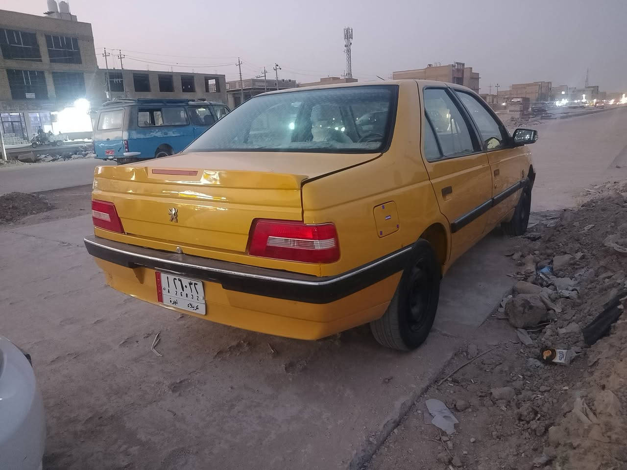 السلام عليكم بيجيو لميس اكد مديل ١٦ جاهزه السياره كهربائيات كلها شغاله تبريد حداده لايت زنون سستم صوت يخبل دينمو باور مشط جديد كارتون تخم تاير جديد ضربه ماكو جاملغ غلفي بي رشت صبغ قليله  بسمنه مكانها ناصريه مركز سعرها ٤٥ مجال بصيط ***********
