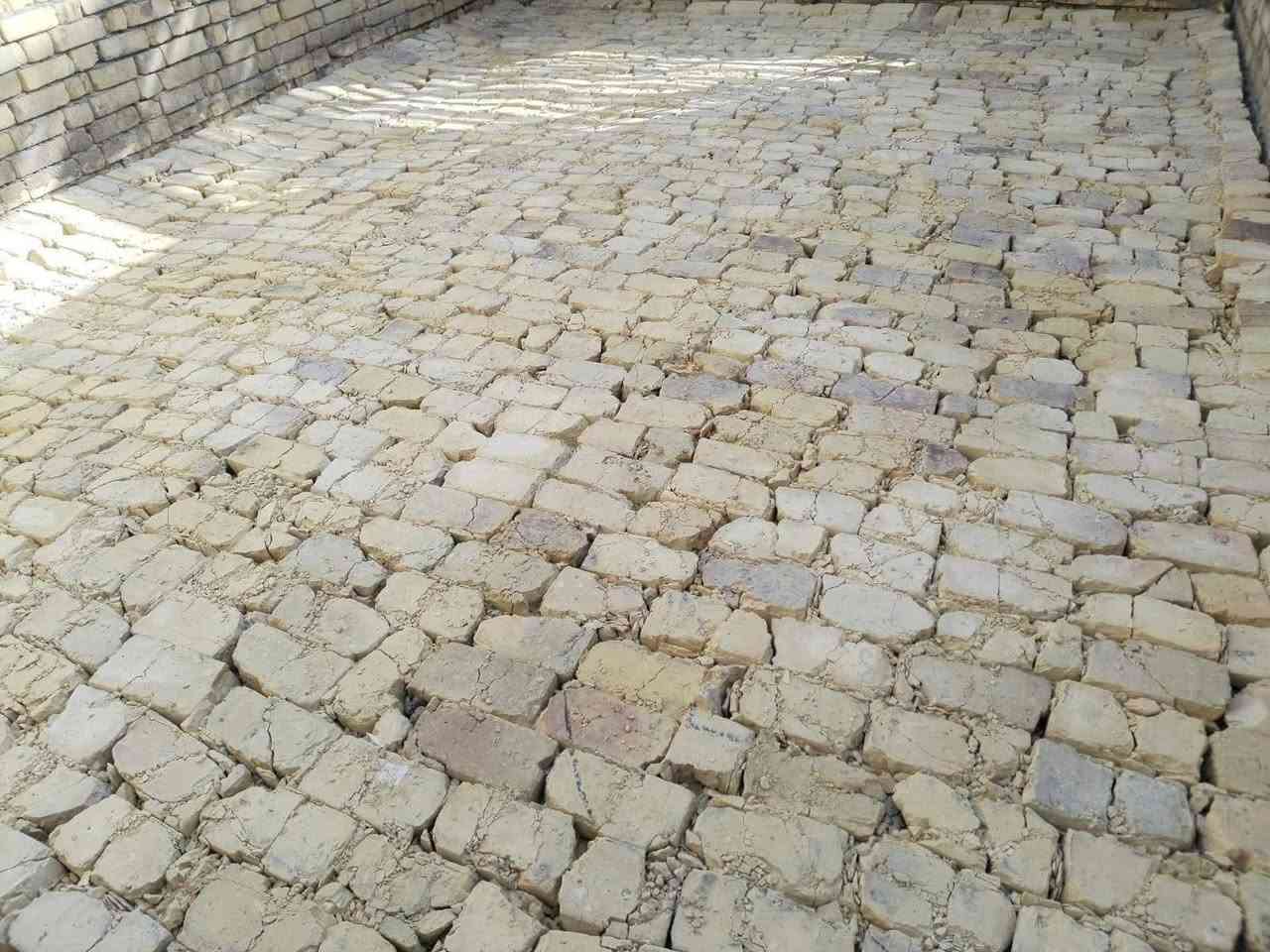 سلام عليكم اي شخص  تعديل بيوت تنضيف بيوت   افرش سبيس حدل قفاز  صب رضيات بيوت       اتصل على @الرقم*********** الله يشهد شغل درجة أولى

نص مكتوب في الصور:
- حدل وصب الارضيات صبة نظافة والحدل بالقفاز والحادلة اسعارنا مناسبة ابو مهدي ***********