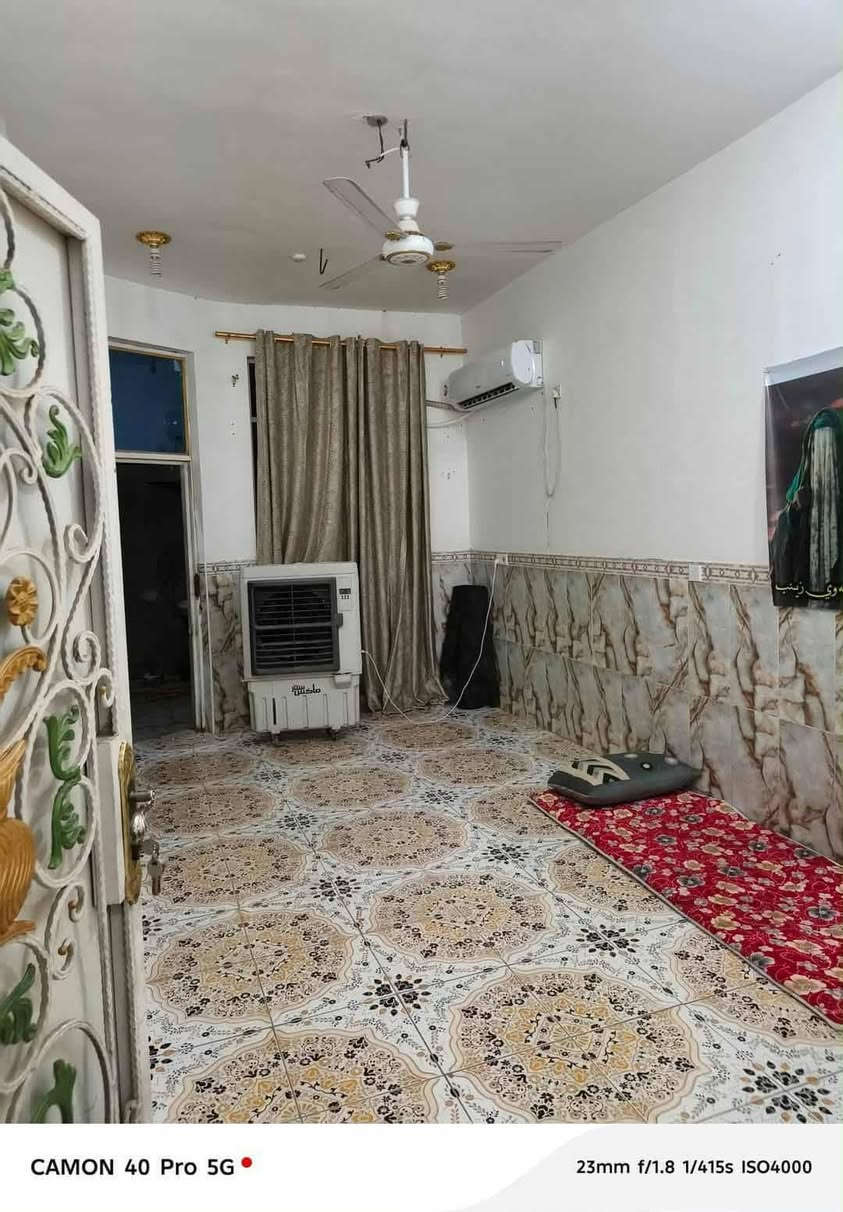 بيت بلحكم للبيع، ١٢٥ مترًا، غرفه نوم، مطبخ، براني، وصالة، صحيات داخلية وخارجية، وطارمة، مع الطابق الثاني صالة كبيرة ومغاسل. البيت خلف الجان الطبية أو مركز الشرطة، حي الجمهوري. للتواصل ***********
