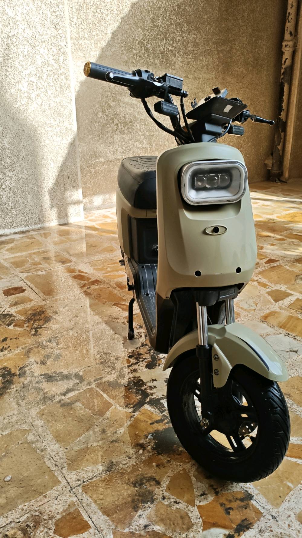 R8 2025 • بدون بطاريات • بغداد