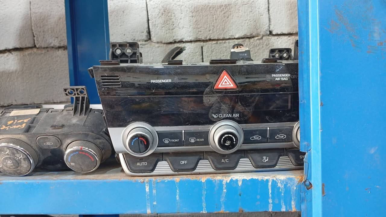 سوناتا مضلع.ازيرا مضلع.النترا 20.ريو .كرنفال. سنتافيه سورنتو النترا مضلع.اكسنت .فورتي .
توفرت لدينا مجموعة مميزة من قطع الغيار الاصلية
وبحالة ممتازة
جودة عالية وقطع غيار مفحوصة واسعارنا مناسبة
لايتات كافة الموديلات
بك لايت كافة الموديلات
مرايات كافة الموديلات
والكمية محدودة جداً
للطلب والحجز والاستفسار
واتساب ***********
نعتذر عن الرد داخل المنشور
اتصل وتدلل بغداد الدولعي ركن شارع المعارض سنتر الكوري

سوناتا مضلع.ازيرا مضلع.النترا 20.ريو .كرنفال. سنتافيه سورنتو النترا مضلع.اكسنت .فورتي . 
توفرت لدينا مجموعة مميزة من قطع الغيار الاصلية
وبحالة ممتازة
جودة عالية وقطع غيار مفحوصة واسعارنا مناسبة
لايتات كافة الموديلات
بك لايت كافة الموديلات
مرايات كافة الموديلات
والكمية محدودة جداً
للطلب والحجز والاستفسار
واتساب ***********
نعتذر عن الرد داخل المنشور
اتصل وتدلل بغداد الدولعي ركن شارع المعارض سنتر الكوري
