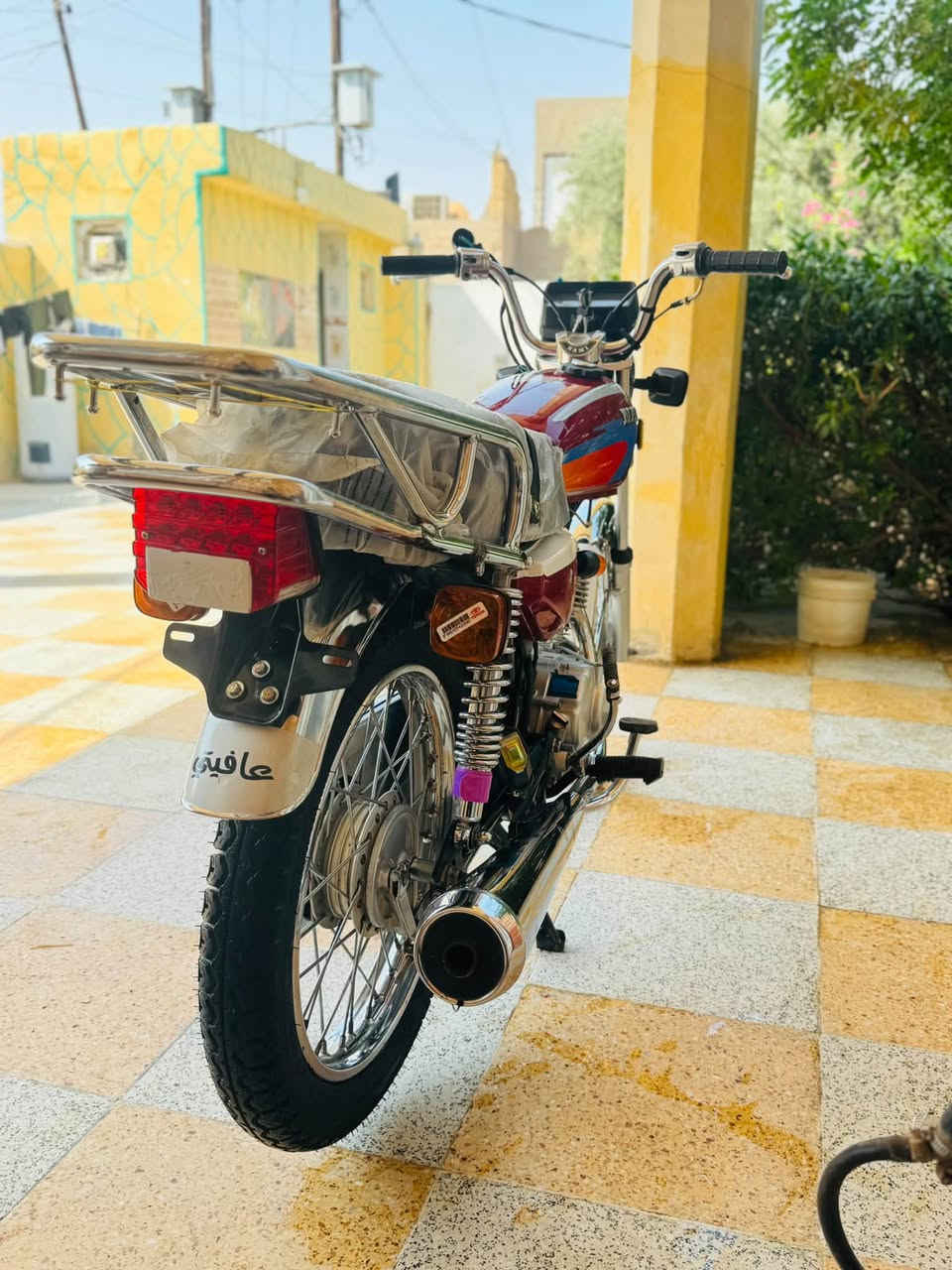 شلامجه ٢٣ بلاد مو تعمير كفاله اوراق صولي 
١٢٠٠ وبي مجال قليل 
***********
