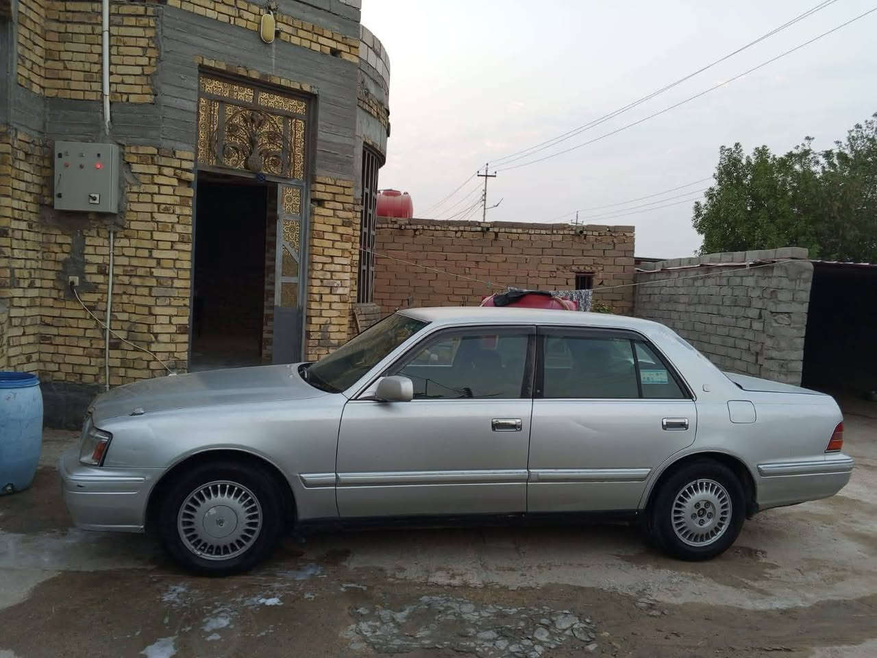 السلام عليكم خوان راس الثور تكم  معروضه للبيع  مكفولة من الضربه  بيه صبغ لبنيد وقبق الجنطه. رقم بصره انكليزي ابسم والدي سنويه لثمانية وعشرين   الاستفسار عله رقم *********** مكلف بل نشر
